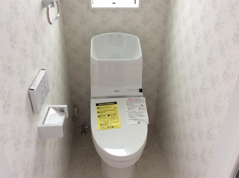 横沼町1丁目戸建貸家のトイレ写真