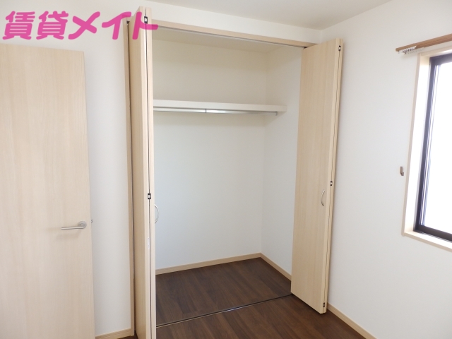 収納　別部屋類似タイプの物です。現状優先となります。