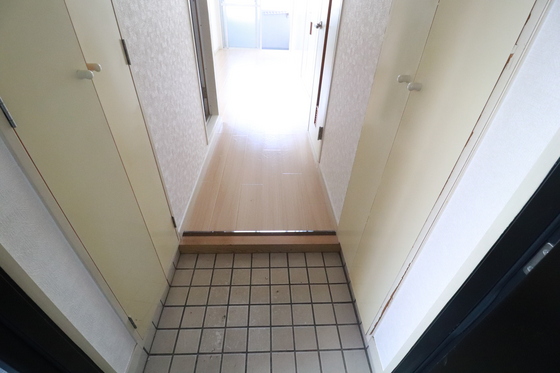 玄関　※別部屋の写真です
