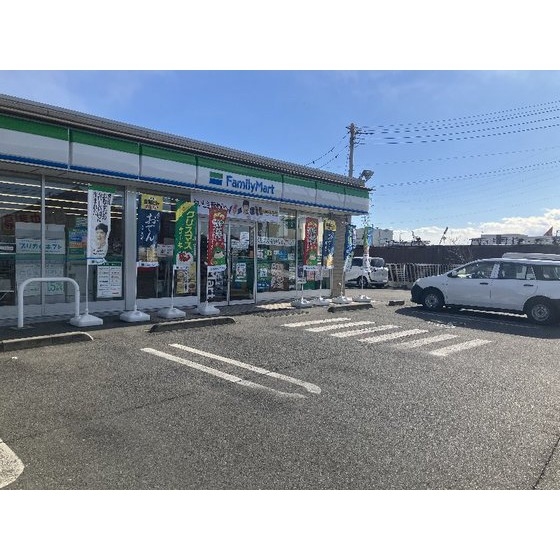 コンビニ　ファミリーマート高崎島野町店（コンビニ）まで658m