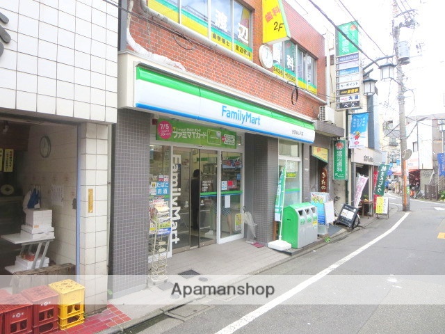 コンビニ　ファミリーマート（コンビニ）まで438m