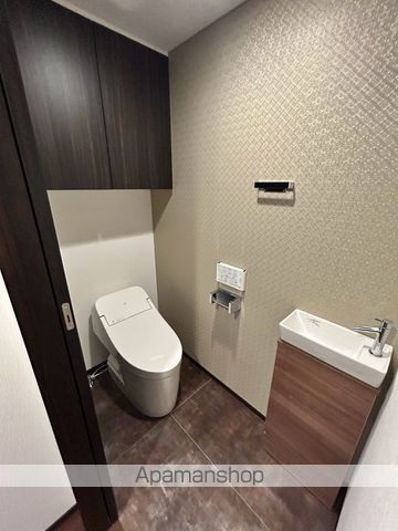 地下鉄谷町線 天満橋駅 徒歩4分 15階建 築1年のトイレ写真
