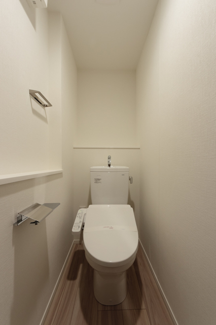 トイレ　※写真は同タイプ住戸です。