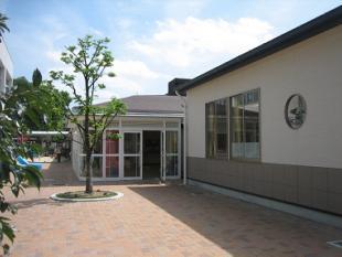 幼稚園・保育園　池田市立なかよしこども園（幼稚園・保育園）まで532m