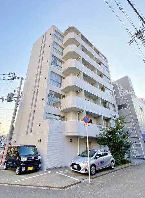 建物外観　静かな住宅地の角地です