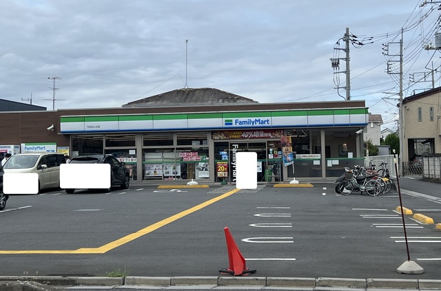 コンビニ　ファミリーマート　ＴＫＳさいど店（コンビニ）まで300m