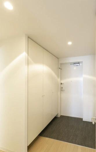 玄関　※同マンション別室参考写真