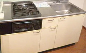 キッチン　※同タイプ部屋の写真です