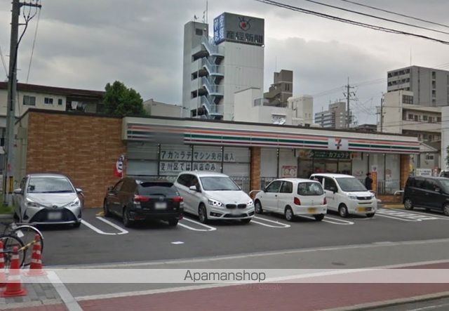 コンビニ　セブンイレブン（コンビニ）まで141m