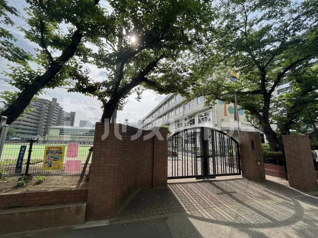 小学校　北区立としま若葉小学校（小学校）まで1670m