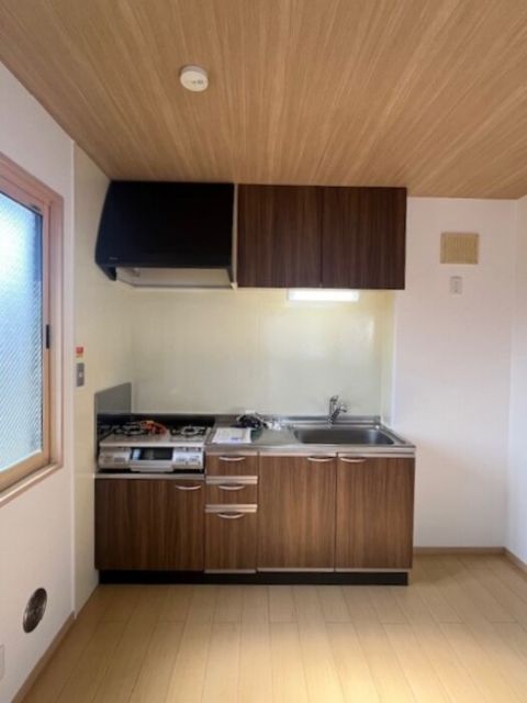 ＪＲ山陽本線 安芸中野駅 徒歩26分 2階建 築23年のキッチン写真