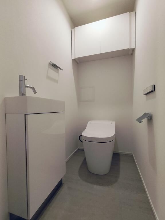 東京メトロ半蔵門線 半蔵門駅 徒歩3分 13階建 築24年のトイレ写真