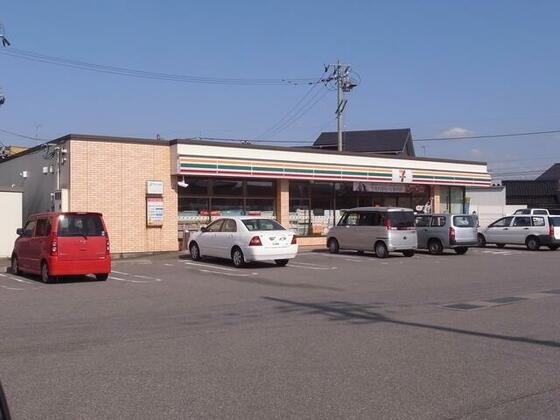 コンビニ　セブンイレブン富山上田島店（コンビニ）まで245m