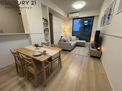 居室・リビング　画像中の家具はAIにより配置加工しているため、付属しません