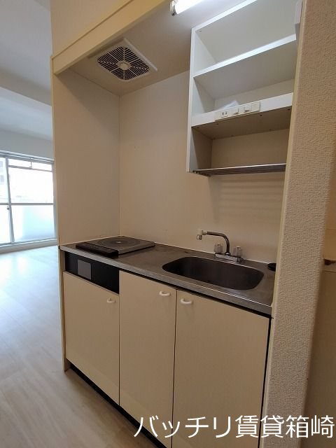 キッチン　＊画像は別部屋の為、現状を優先致します