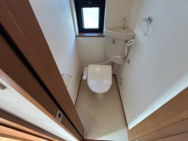 東急多摩川線 武蔵新田駅 徒歩3分 3階建 築27年のトイレ写真