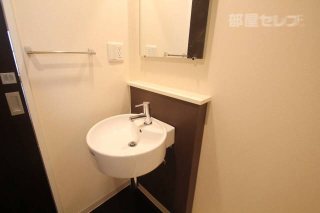 洗面設備　７０１号室内装写真参照