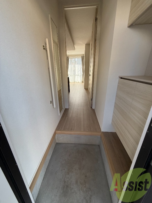 玄関　こちら玄関の写真です。広さも十分そうですね。