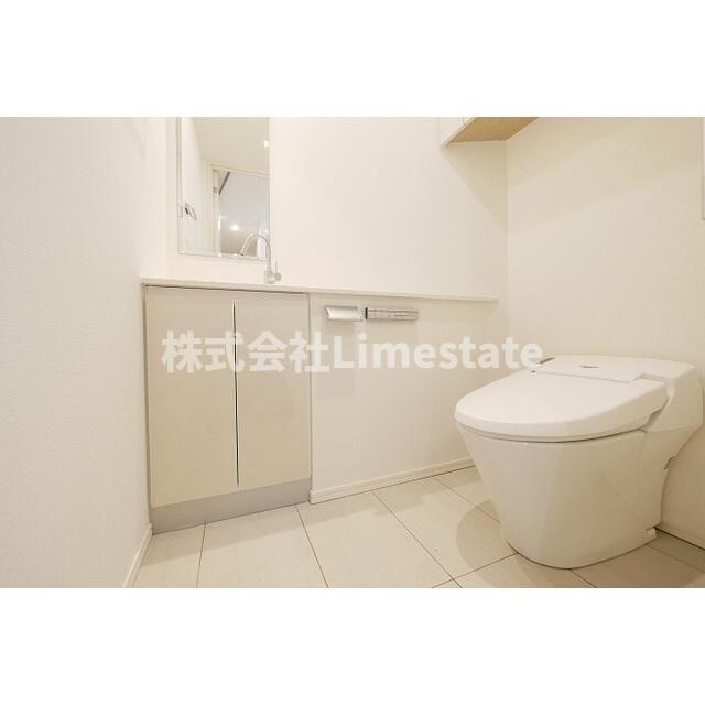 コンフォリア新宿イーストサイドタワーのトイレ写真