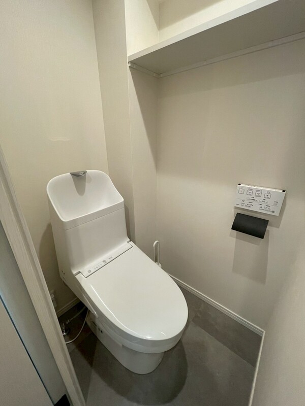 ＪＲ京葉線 潮見駅 徒歩9分 11階建 築44年のトイレ写真