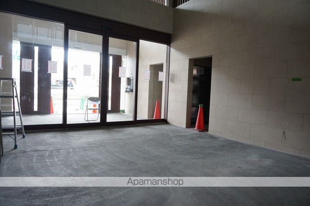 北大阪急行 江坂駅 徒歩13分 9階建 築7年の外観写真