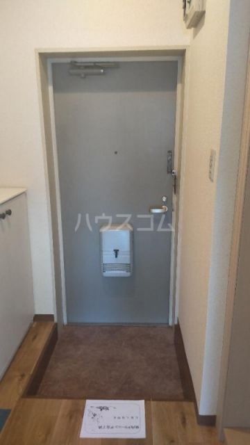 アゼリアボックス27の玄関写真
