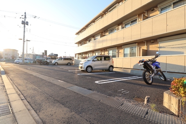 駐車場　駐車場