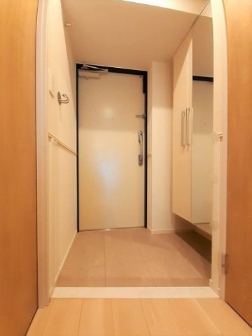 玄関　収納もある玄関です