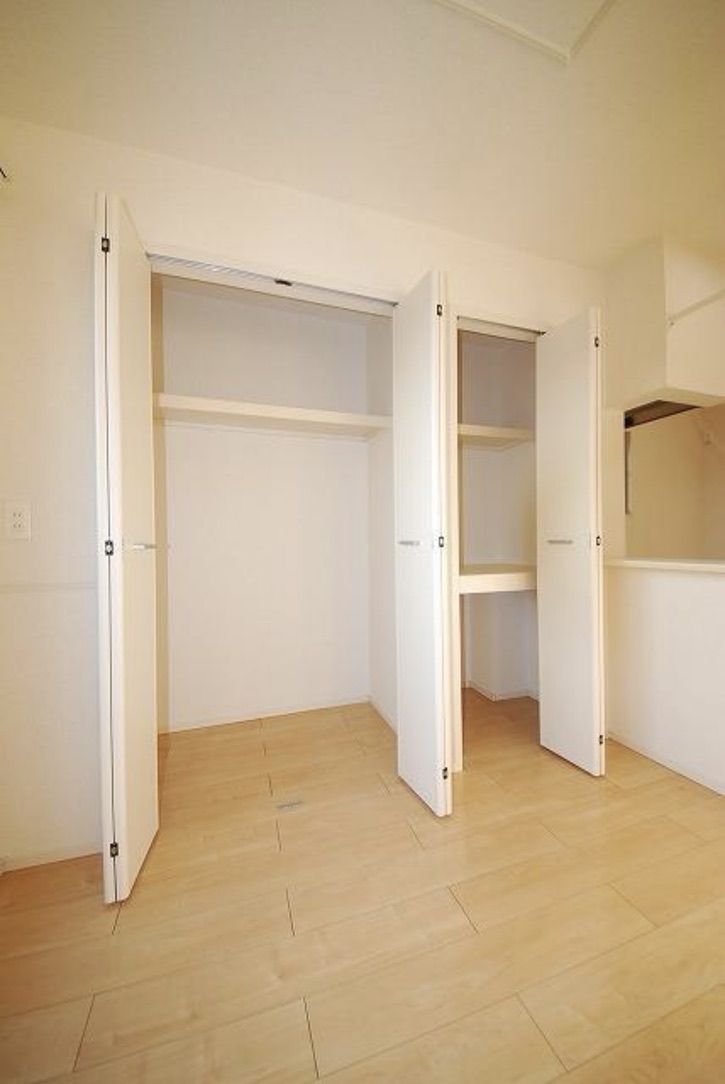 収納　【メゾン　ド　ソラＡ】