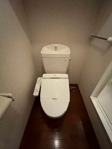 レオパレスGLANZOBERのトイレ写真