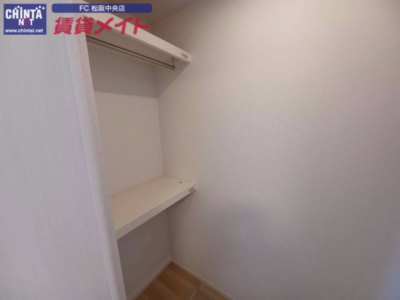 収納　同型参考写真