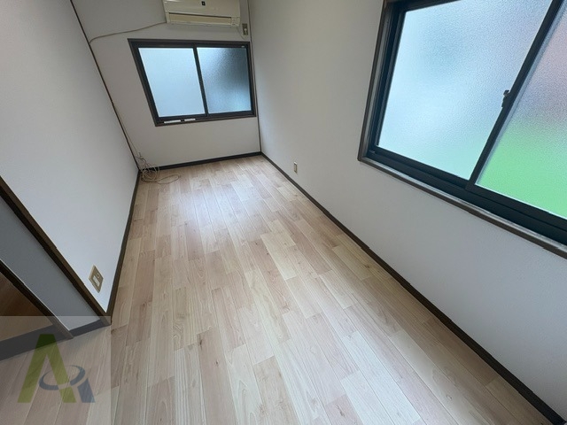 ファインビレッジ荒田町の居間写真