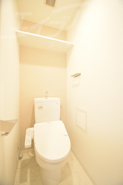 地下鉄谷町線 南森町駅 徒歩2分 11階建 築5年のトイレ写真