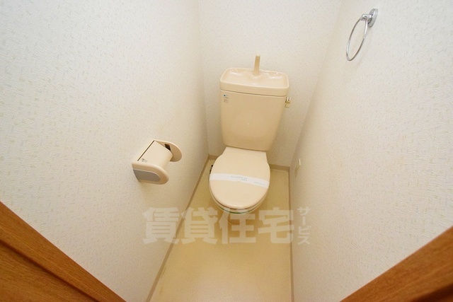 近鉄大阪線 長瀬駅 徒歩8分 5階建 築25年のトイレ写真