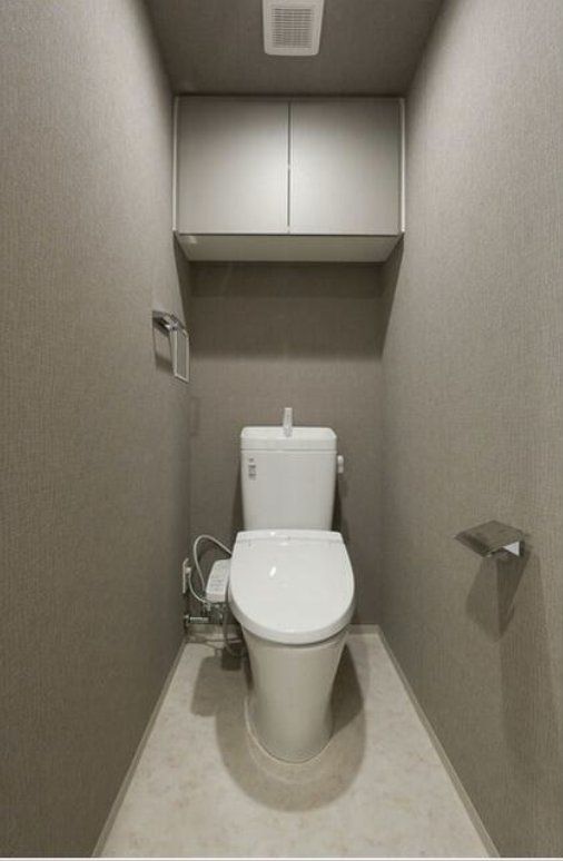 コンフォリア東新宿のトイレ写真