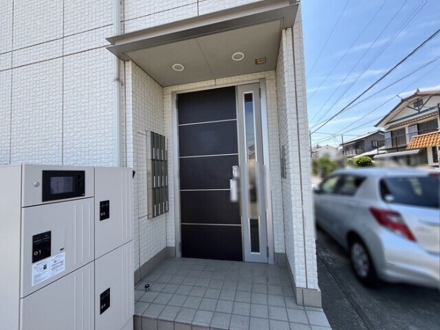 シャトル ブランの外観写真