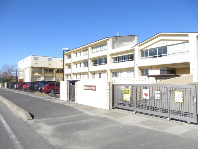 中学校　豊橋市立吉田方中学校（中学校）まで1159m