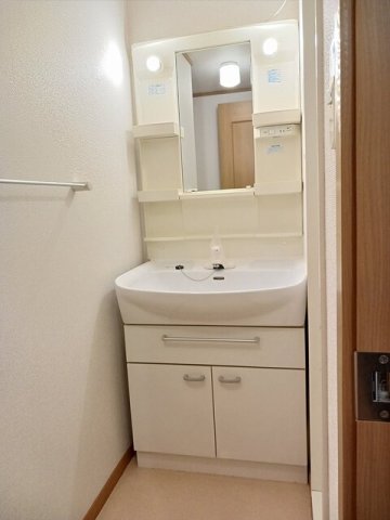 洗面設備　使いやすい洗面所です