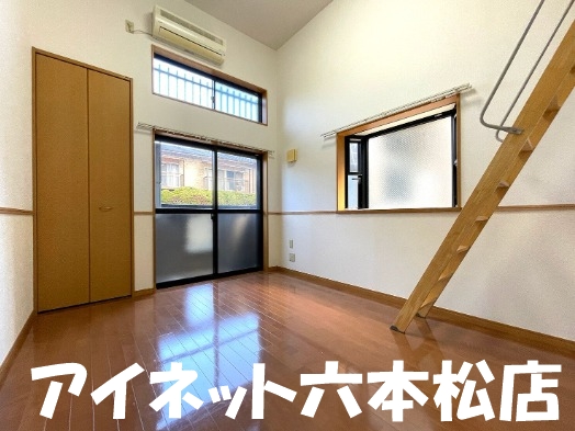 居室・リビング　家具の配置がしやすいお部屋です。