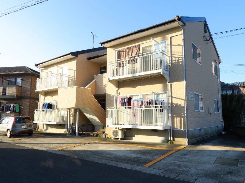 ハイツエレガンス（平山町）の建物外観