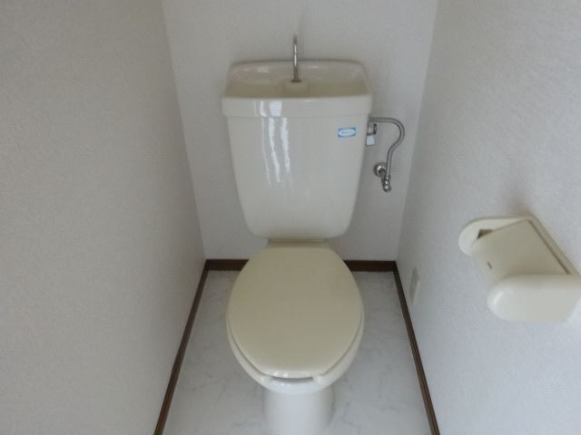 【メゾン・ド・エソールIのトイレ】