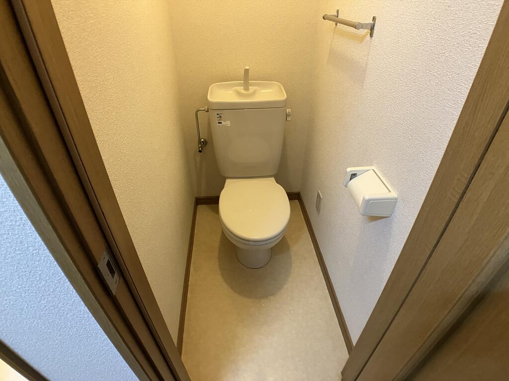 【エステート富士IIIのトイレ】