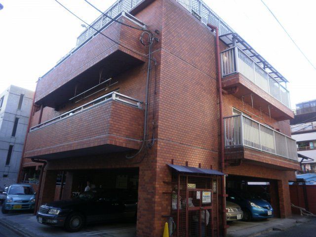 東京都中野区本町５（マンション）の賃貸物件の外観