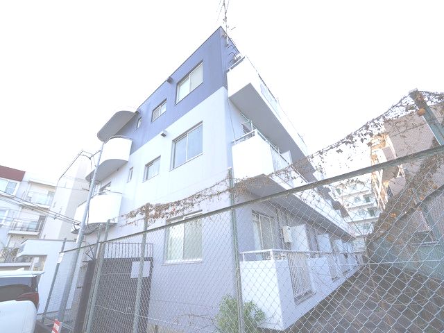 神戸市東灘区北青木のマンションの建物外観