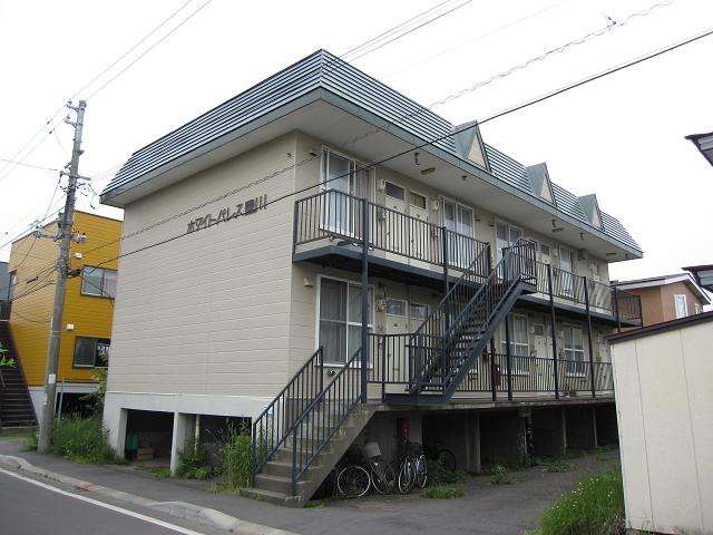 苫小牧市豊川町のアパートの建物外観