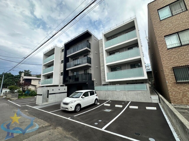 札幌市白石区東札幌六条のマンションの建物外観