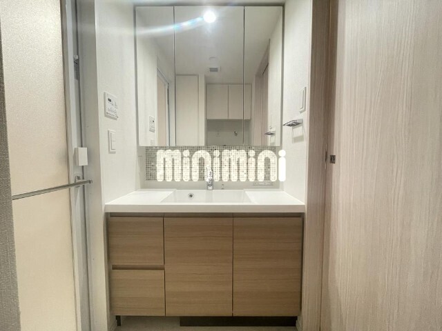 洗面設備　同タイプ別部屋の写真です。