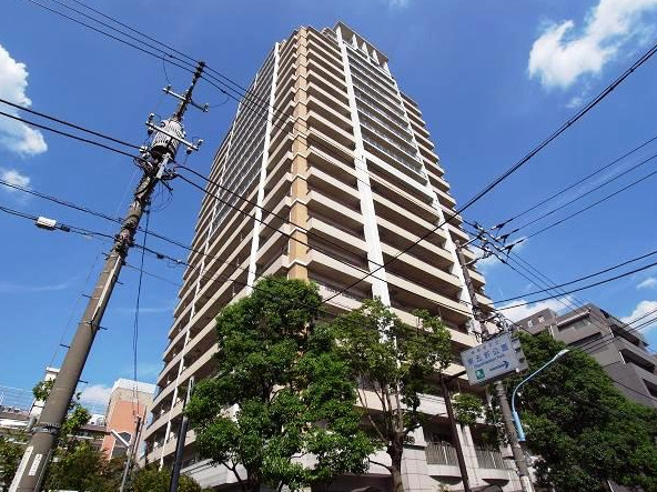 新宿区東五軒町のマンションの建物外観