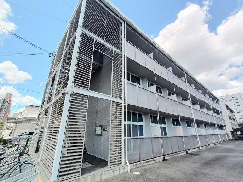 【レオパレスルナIの建物外観】