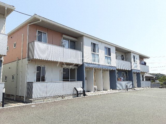 浜松市中央区村櫛町のアパートの建物外観